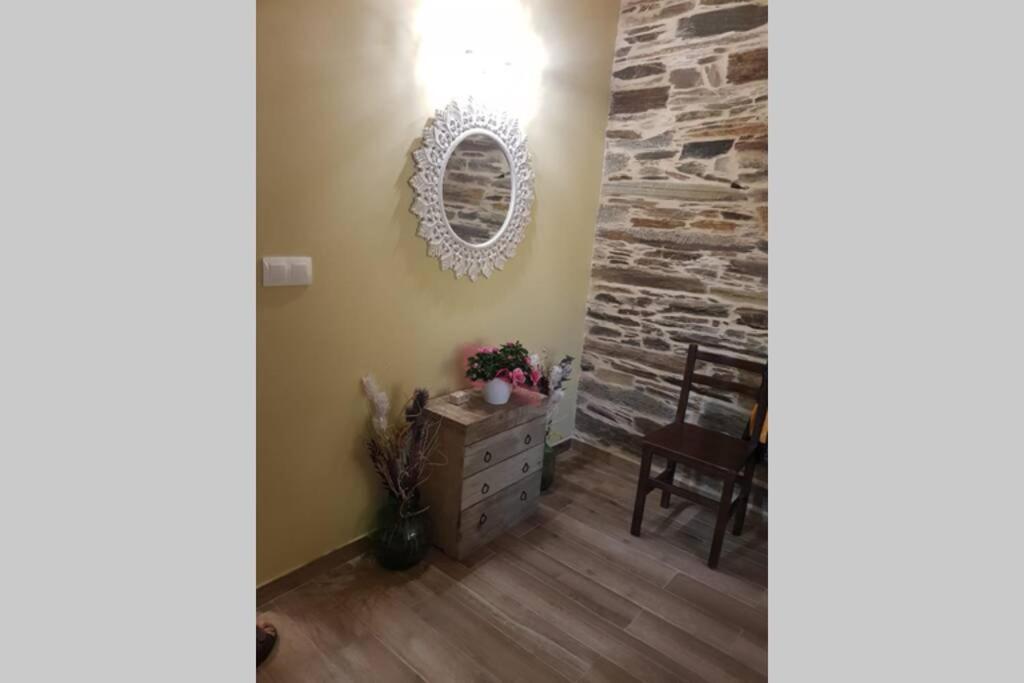 Apartamento Con Vistas Al Rio A Solaina Samos Luaran gambar