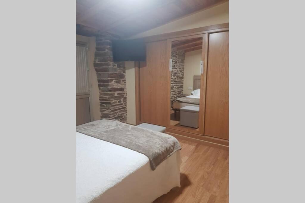 Apartamento Con Vistas Al Rio A Solaina Samos Luaran gambar